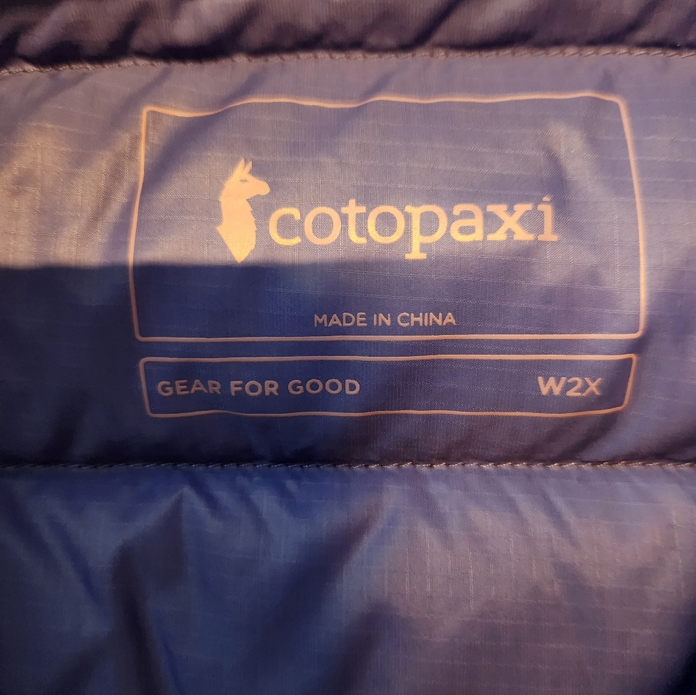 Cotopaxi Women's Multicolor Puffer Vest - Picture 3 of 3